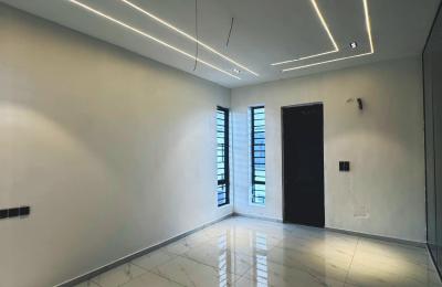 4 BEDROOM DETACHED DUPLEX WITH SWIMMING POOL