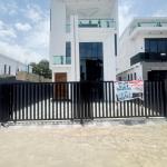 6 BEDROOM DETACHED DUPLEX WITH A SWIMMING POOL