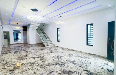 6 BEDROOM DETACHED DUPLEX WITH A SWIMMING POOL