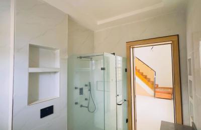 5 BEDROOM DETACHED DUPLEX