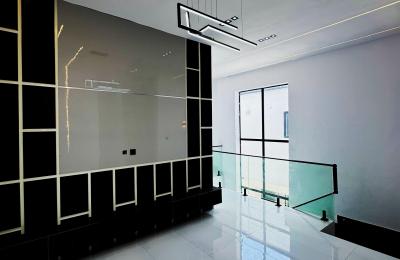 5 BEDROOM DETACHED DUPLEX WITH A SWIMMING POOL