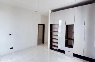 5 BEDROOM DETACHED DUPLEX WITH A SWIMMING POOL