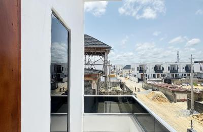 5 BEDROOM DETACHED DUPLEX
