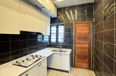 4 BEDROOM TERRACE DUPLEX