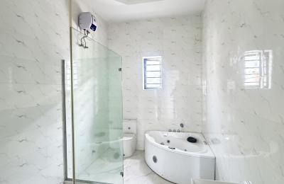 5 BEDROOM DETACHED DUPLEX
