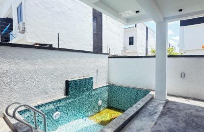 5 BEDROOM DETACHED DUPLEX WITH A SWIMMING POOL