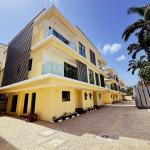 5 BEDROOM DETACHED DUPLEX WITH A SWIMMING POOL