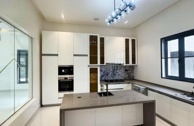 5 BEDROOM DETACHED DUPLEX WITH A SWIMMING POOL