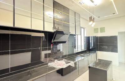 5 BEDROOM DETACHED DUPLEX WITH A SWIMMING POOL
