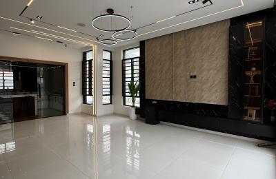 5 BEDROOM DETACHED DUPLEX