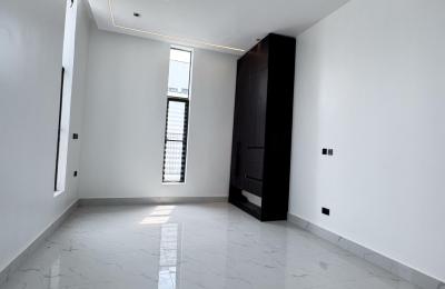 5 BEDROOM DETACHED DUPLEX