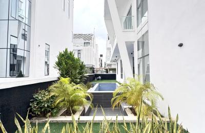 5 BEDROOM DETACHED DUPLEX WITH A SWIMMING POOL