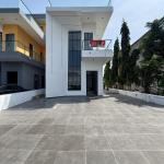 5 BEDROOM DETACHED DUPLEX WITH A SWIMMING POOL