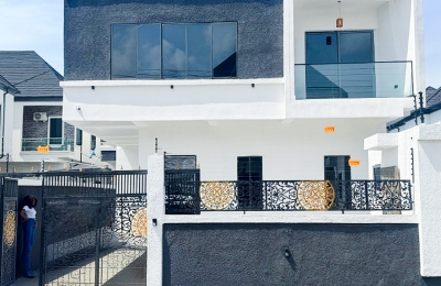 5 BEDROOM DETACHED DUPLEX