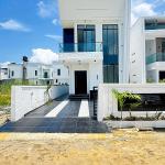 5 BEDROOM DETACHED DUPLEX