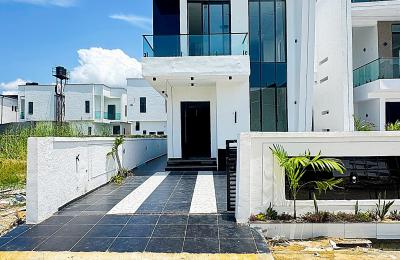 5 BEDROOM DETACHED DUPLEX