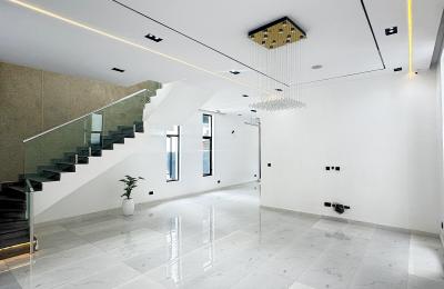 5 BEDROOM DETACHED DUPLEX WITH A SWIMMING POOL