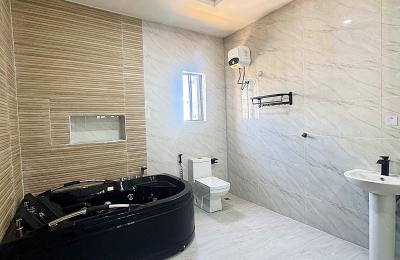 4 BEDROOM DETACHED DUPLEX WITH SWIMMING POOL FOR SALE
