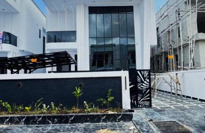 5 BEDROOM DETACHED DUPLEX WITH A SWIMMING POOL