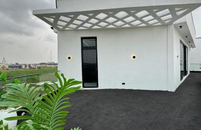 5 BEDROOM DETACHED DUPLEX WITH A SWIMMING POOL