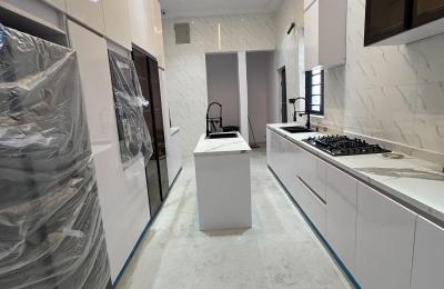 5 BEDROOM DETACHED DUPLEX WITH A SWIMMING POOL