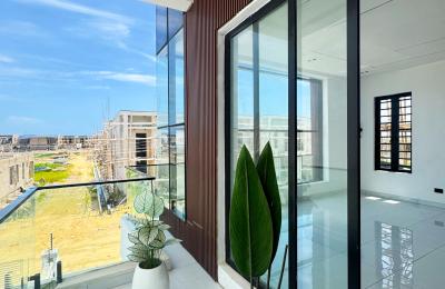 5 BEDROOM DETACHED DUPLEX WITH A SWIMMING POOL