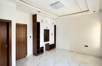 4 BEDROOM TERRACE DUPLEX