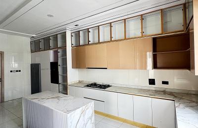5 BEDROOM DETACHED DUPLEX WITH A SWIMMING POOL