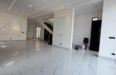 5 BEDROOM DETACHED DUPLEX WITH A SWIMMING POOL