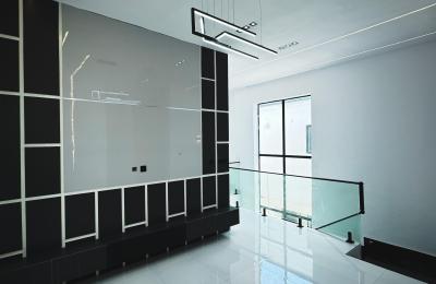 5 BEDROOM DETACHED DUPLEX WITH A SWIMMING POOL