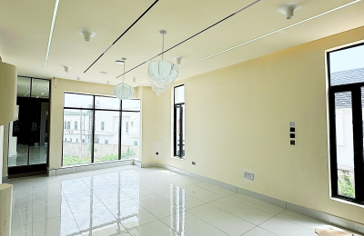 5 BEDROOM DETACHED DUPLEX