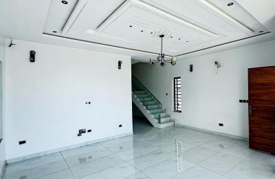 4 BEDROOM DETACHED DUPLEX WITH SWIMMING POOL