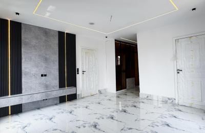 5 BEDROOM DETACHED DUPLEX WITH A SWIMMING POOL