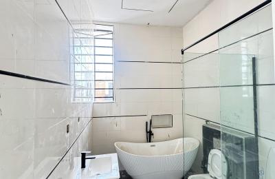 5 BEDROOM DETACHED DUPLEX