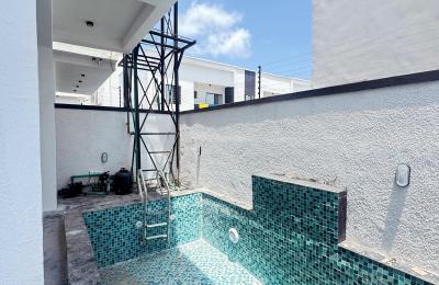 5 BEDROOM DETACHED DUPLEX WITH A SWIMMING POOL