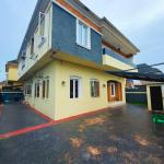 5 BEDROOM DETACHED DUPLEX