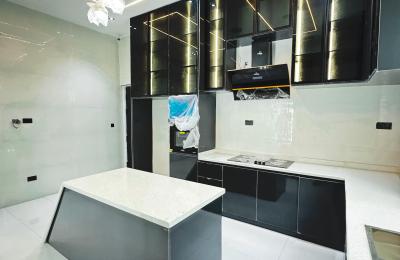 5 BEDROOM DETACHED DUPLEX WITH A SWIMMING POOL