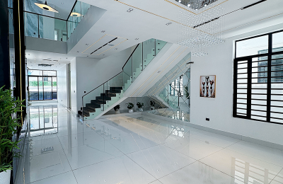 5 BEDROOM DETACHED DUPLEX WITH A SWIMMING POOL