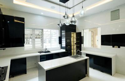 5 BEDROOM DETACHED DUPLEX