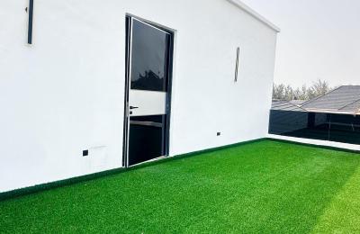 5 BEDROOM DETACHED DUPLEX WITH A SWIMMING POOL