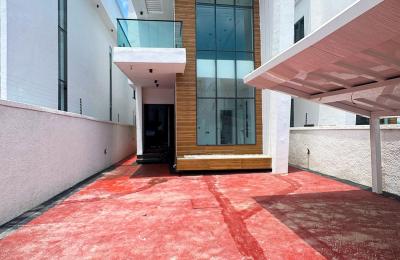 5 BEDROOM DETACHED DUPLEX WITH A SWIMMING POOL