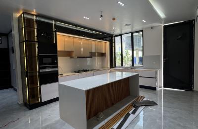 5 BEDROOM SEMI DETACHED DUPLEX