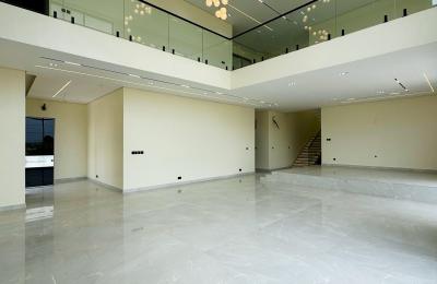 5 BEDROOM DETACHED DUPLEX WITH A SWIMMING POOL