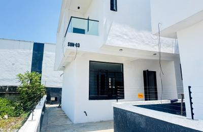 5 BEDROOM DETACHED DUPLEX