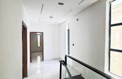 5 BEDROOM DETACHED DUPLEX