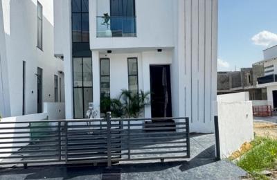 4 BEDROOM DETACHED DUPLEX WITH SWIMMING POOL FOR SALE