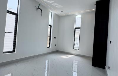5 BEDROOM DETACHED DUPLEX