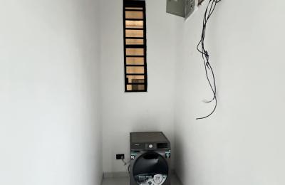 5 BEDROOM DETACHED DUPLEX WITH A SWIMMING POOL