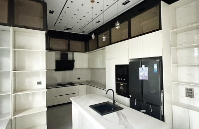 5 BEDROOM DETACHED DUPLEX WITH A SWIMMING POOL