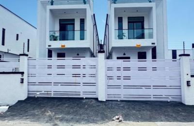 5 BEDROOM DETACHED DUPLEX WITH A SWIMMING POOL